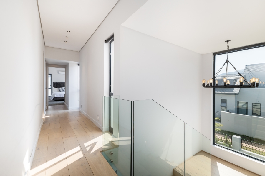 5 Bedroom Property for Sale in Val De Vie Estate Western Cape